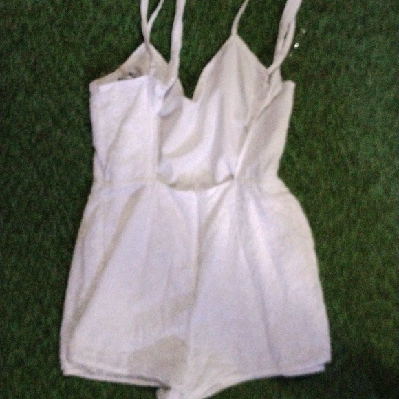 Sky and Sparrow med Romper & FREE ITEM - Picture 4 of 5